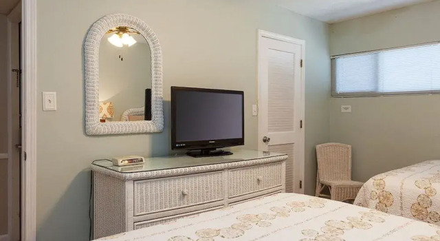 Gulf Shore Condo #303 - 1 Br condo by RedAwning, Book Lejlighed Destin Emerald Coast