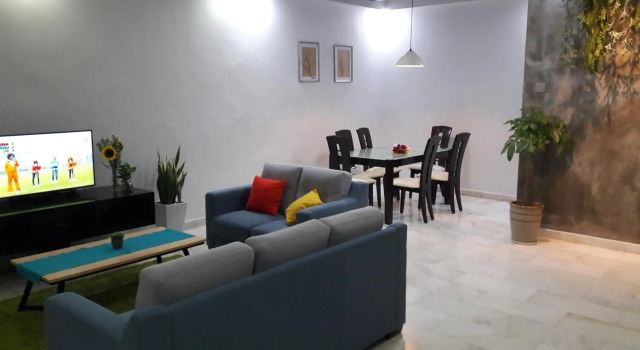 Big Family Friends Guesthouse 16pax, Legoland Bukit Indah, Rezerwuj Hotel Bukit Indah 
