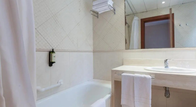 Трёхместный номер Standard ITC Barcelona By Soho Boutique