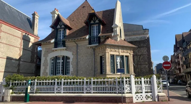CMG - Magnifique maison de ville - Deauville - 350m plage, Забронировать Апартаменты/квартира Довиль 