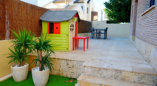 Seafront House With Private Pool and Wif