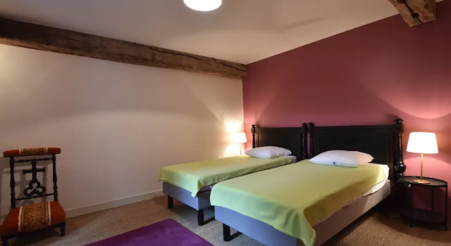 Holiday Home in Saint-Laurent-des-Mortiers with Garden, Buchen Sie Hotel Saint-Laurent-des-Mortiers 