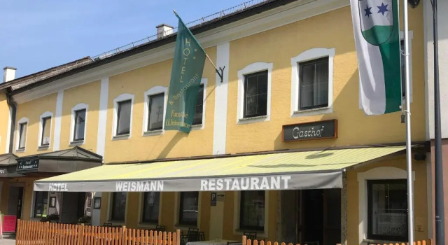 Hotel Weismann, Book Hotel Sankt Georgen im Attergau 