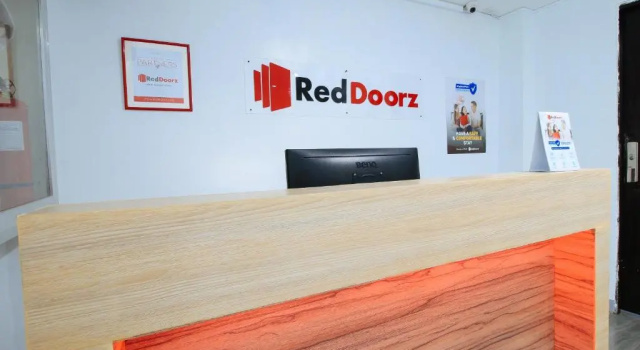 RedDoorz near Zobel Roxas St.