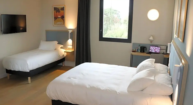 Трёхместный номер Standard Kyriad Bordeaux Nord Sainte Eulalie
