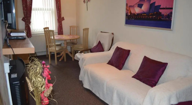 Апартаменты Ayrton House Holiday Apartments
