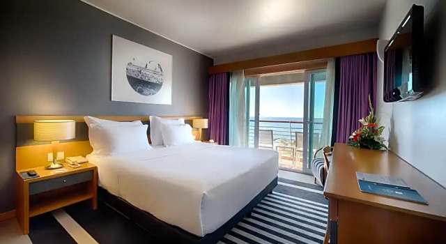 Номер Standard с видом на море SANA Sesimbra Hotel