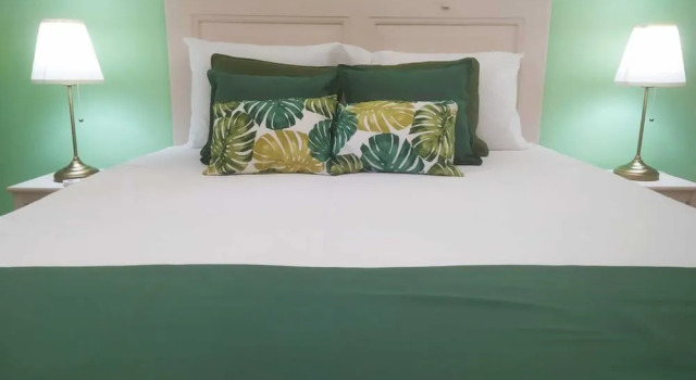 Casa c/ Piscina e Terraço em Faromystay, Забронировать Отель Фару Nature Reserve Ria Formosa, рядом с Муниципальный рынок Фару