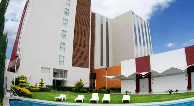Четырёхместный номер Standard Bel Air Business Salamanca, Trademark by Wyndham