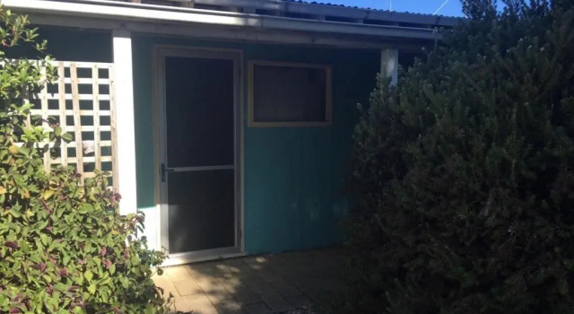 Apollo Bay Backpackers, Забронировать Хостел Отели Аполло-Бей с парковкой, рядом с Аполло-Бэй-Боулз-Клаб, Парковка