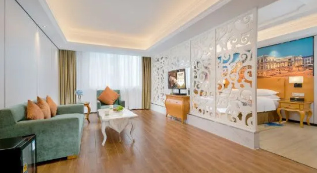 Люкс Comfort Vienna International Hotel