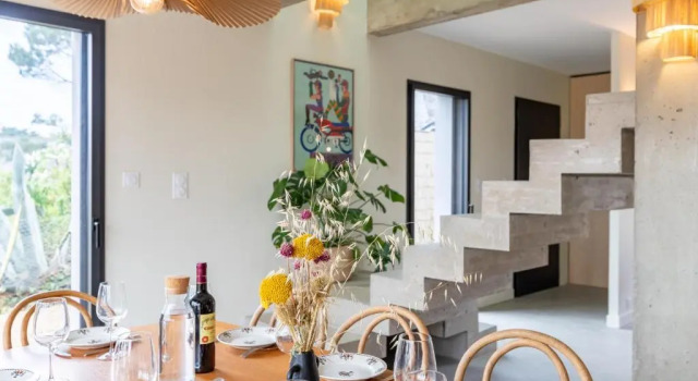Spacieuse et agreable maison pour 15 personnes a Sarzeau, Rezerwuj Hotel Sarzeau 