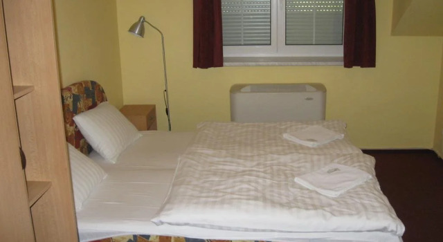 Penzion a restaurace U Hroznu, Prenota Hotel Hotel a Moravia meridionale con piscina, Piscina