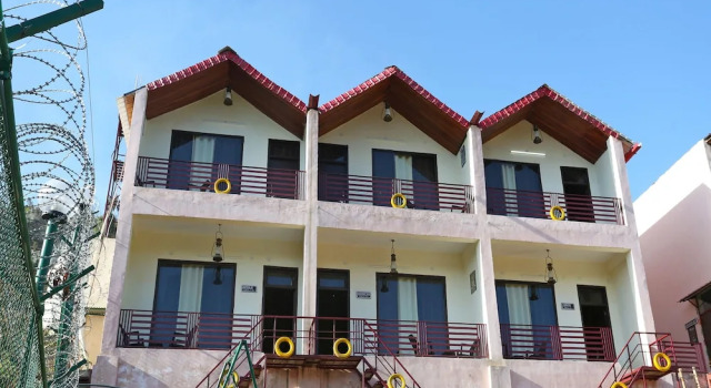 OYO 12315 Home 1BHK Cottage Mukteshwar Thatasthu, Varaa Lomakoti Hotellit Uttarakhand pysäköinnillä, Pysäköinti