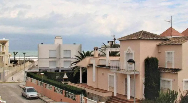 Casa a 85 metros playa 158m dorm WIFI AA, Забронировать Отель Старый город Олива Коста-де-Валенсия