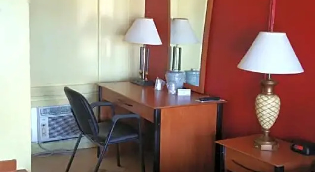 Номер Standard Palms Inn