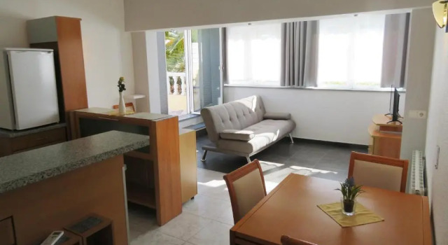 Апартаменты Hotel Montemar
