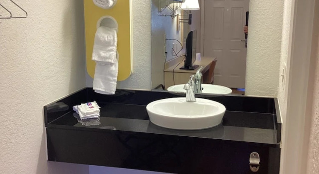 Двухместный номер Deluxe Motel 6 North Palm Springs, CA - North