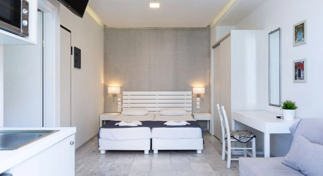 Полулюкс Meltemi Coast Suites