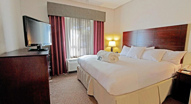 Четырёхместный люкс с 2 комнатами Homewood Suites by Hilton Bloomington