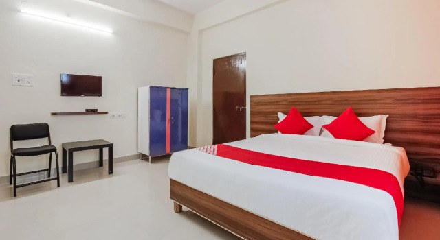OYO Flagship 61858 Hotel Banyan Tree