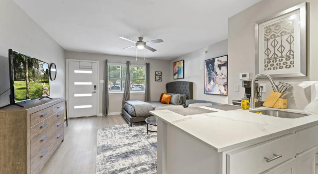 Cozy Efficiency Studios Close to Downtown and Domain, Забронировать Апартаменты/квартира Остин Greater Austin