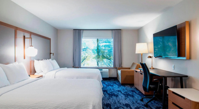 Четырёхместный номер Standard Fairfield Inn & Suites by Marriott Kelowna