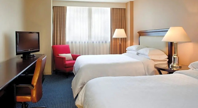 Двухместный номер Standard Sheraton Norfolk Waterside Hotel