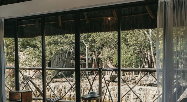 Bungalow i balkonem Zamna eco-lodge Tulum