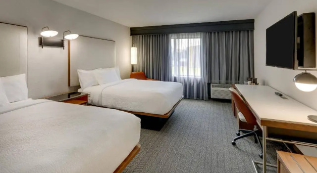Четырёхместный номер Standard с красивым видом из окна Courtyard Lexington South/Hamburg Place