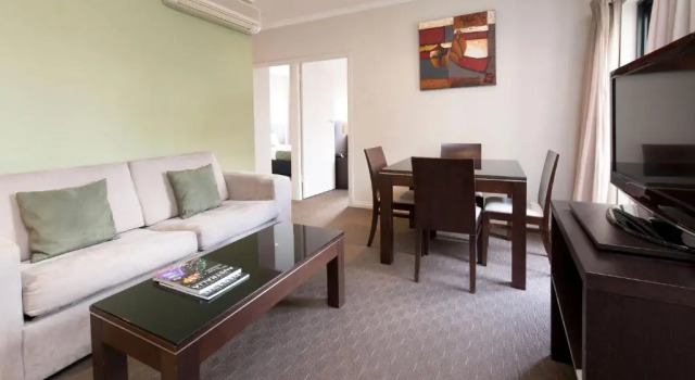 Четырёхместные апартаменты с 2 комнатами Frome Apartments