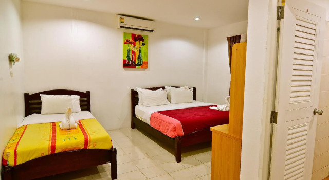 Трёхместный номер Standard Square One Hotel Patong