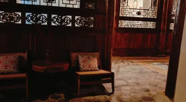 Shaxi Crescent Lake Homestay, Book Hotel Shaxi Yunnan