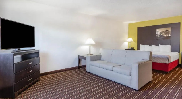 Люкс Super 8 by Wyndham La Crosse