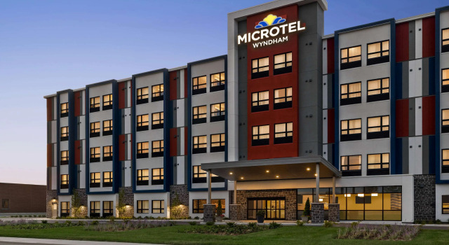 Microtel Inn & Suites Montreal Airport - Dorval QC, Rezervovat Hotel Dorval Island Quebec