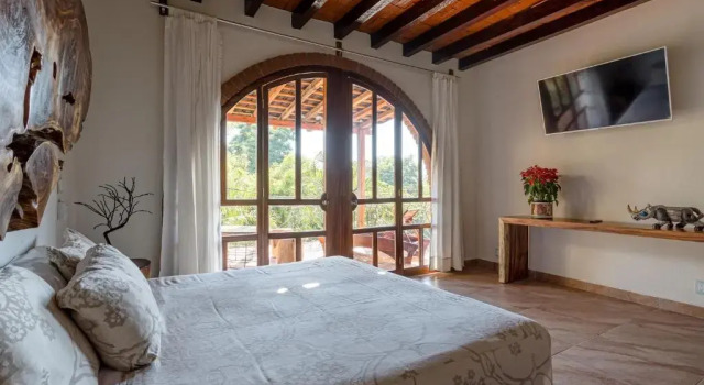 Полулюкс Suites La Hacienda