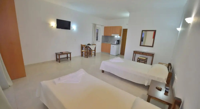 Reina Apartments