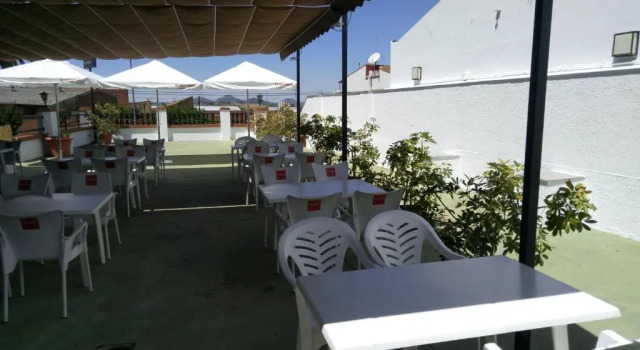 ADEREZO Hostal Restaurante, Забронировать Отель Недорогие отели Badajoz Province, недорого