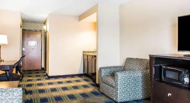 Четырёхместный люкс Comfort Inn & Suites Meriden East