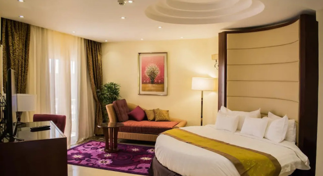 Люкс с балконом и с красивым видом из окна Tolip Taba Resort And Spa