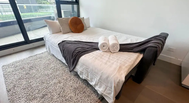 A Lovely 2BR Apt in the Heart of Chapel Street, Book Apartment Melbourne 