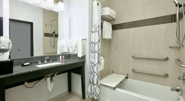 Люкс La Quinta Inn & Suites by Wyndham Lubbock Southwest