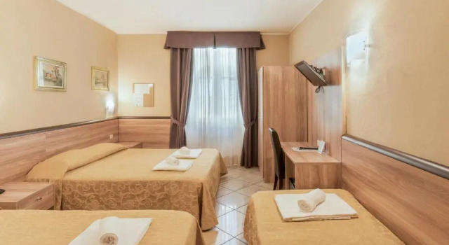 Трёхместный номер Hotel Brianza