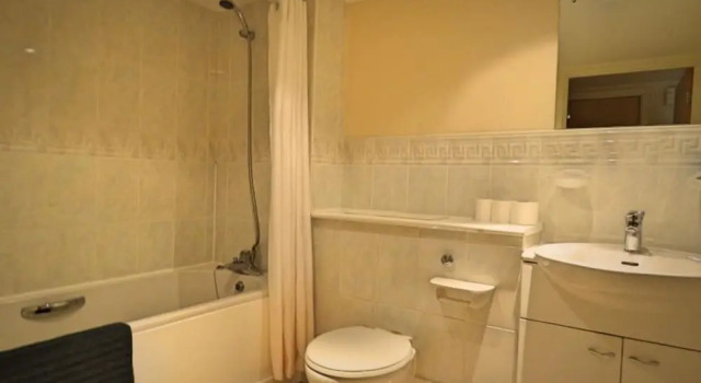 Апартаменты с балконом Harley Serviced Apartments - West Point