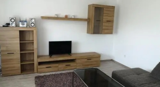 Lvia Apartman Zalakaros, Book Lejlighed Hoteller i Western Transdanubia med parkering, Parkering