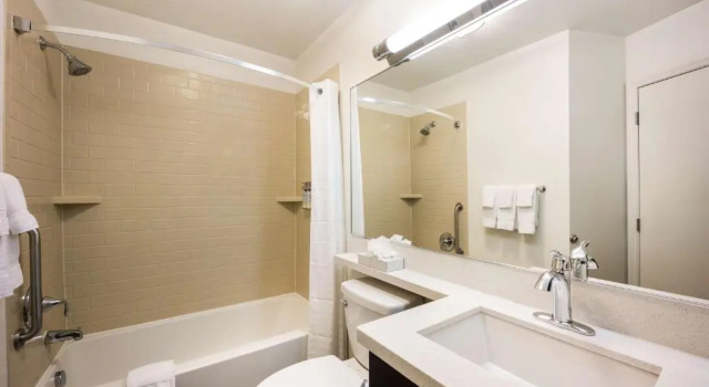 Двухместный люкс c 1 комнатой Sonesta Simply Suites Orange County Airport
