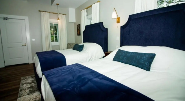 Четырёхместный номер Standard The Colonial Inn, an Ascend Collection Hotel