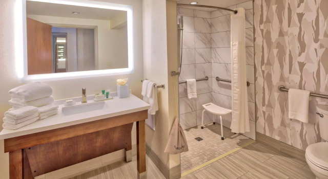 Двухместный номер Standard с видом на реку Hilton Norfolk The Main