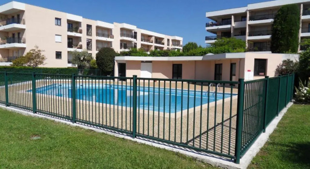 Апартаменты Appartement 3 pieces, refait a neuf, haut standing, piscine, mer a pieds