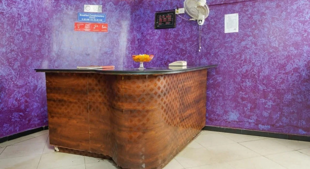 Hotel O New Om Palace, Забронировать Отель Отели штата Мадхья-Прадеш с парковкой, Парковка